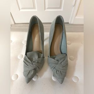 Shoe Dazzle Women’s size 8 - sea foam green high-heels